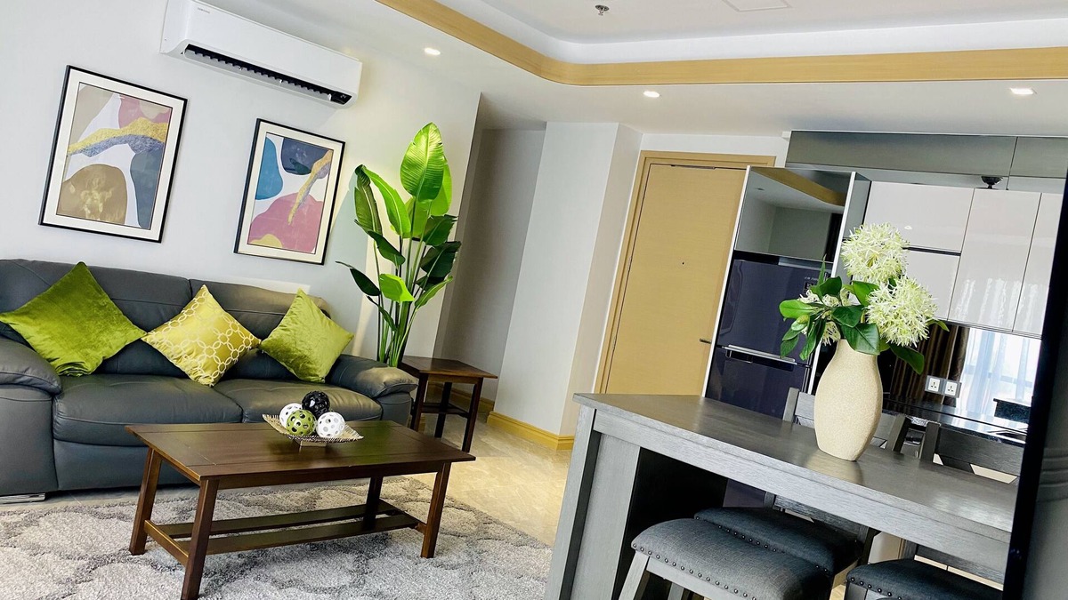 Balibago Condo | Luxurious 1 Bedroom King Bed Skyline View Walking Street Condo