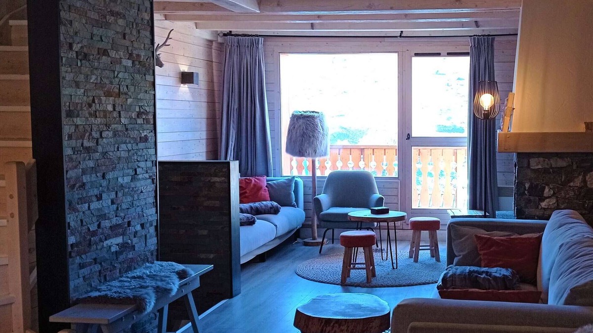 Val-Thorens Ski Chalet | Luxurious 130 m² chalet, 11 guests, mountain views, fireplace, 5 bedrooms