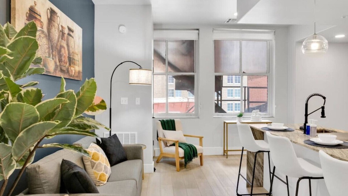 Downtown Tulsa Apartment | Luxurious 1BD w/Gym & Rooftop Walkable to BOK