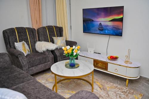 Kilimani Apartment | Luxurious 1Bedroom in Kilimani, Equipped gym, Serviced lift, Speedy Wifi, Garden Views, Kids play area, Proximity to yaya centre shopping malls, restaurants and bars