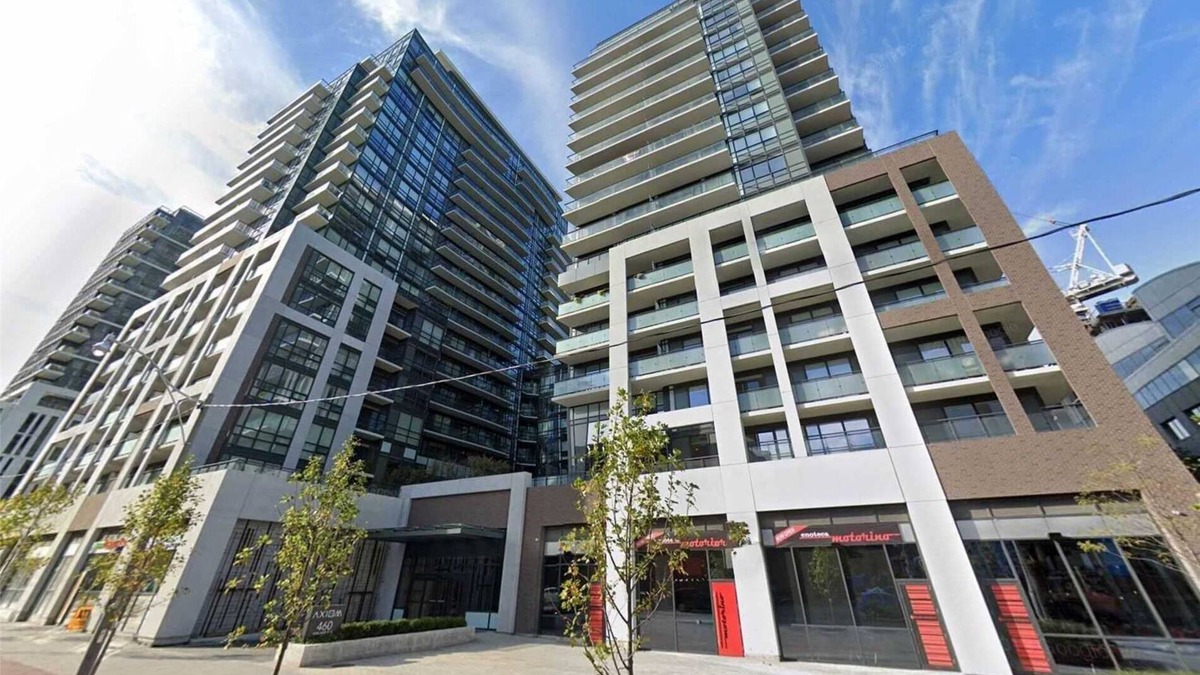 Old Town Condo | Luxurious 1DB Condo Minutes Away From The CN Tower