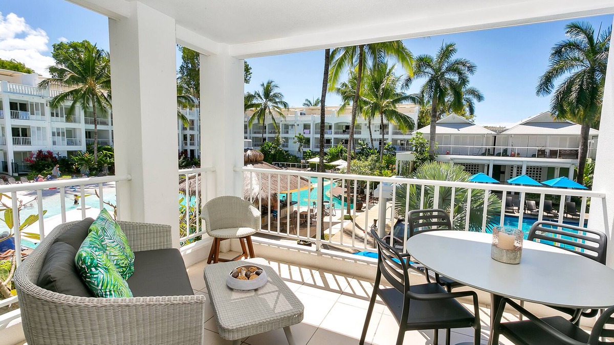 Palm Cove Apartment | Luxurious 2.5 Bed APT with Fab Beach Club Resort Views