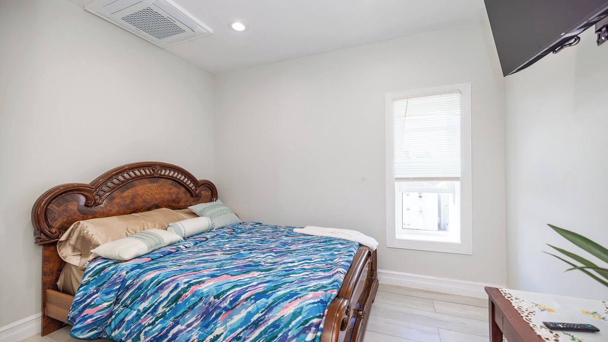 Fall River Apartment | Luxurious 2-Bedroom in Fall River Stay