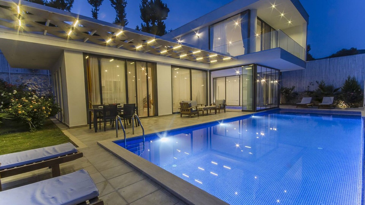 Islamlar House | Luxurious 2 Bedroom Villa with Large Secluded Pool and Lots of Outdoor Space