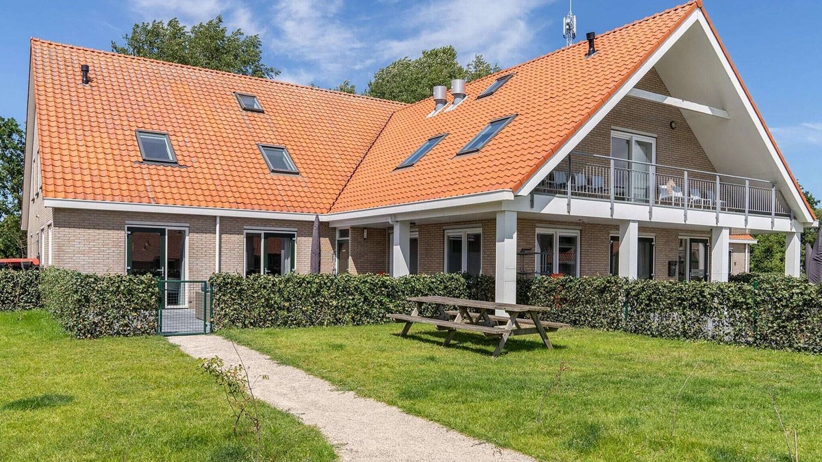 Nes Apartment | Luxurious 24-person apartment on Ameland