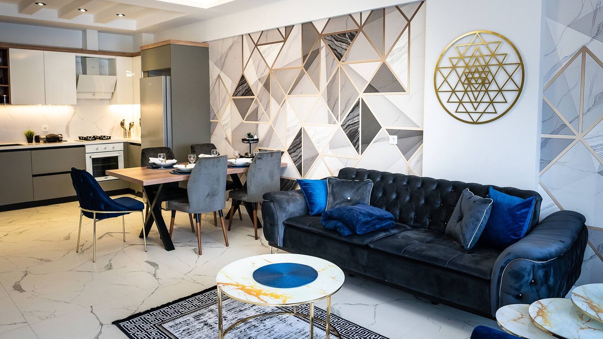 Kusadasi Apartment | Luxurious 2BR! Netflix & Kitchen - 5 Min From Beach