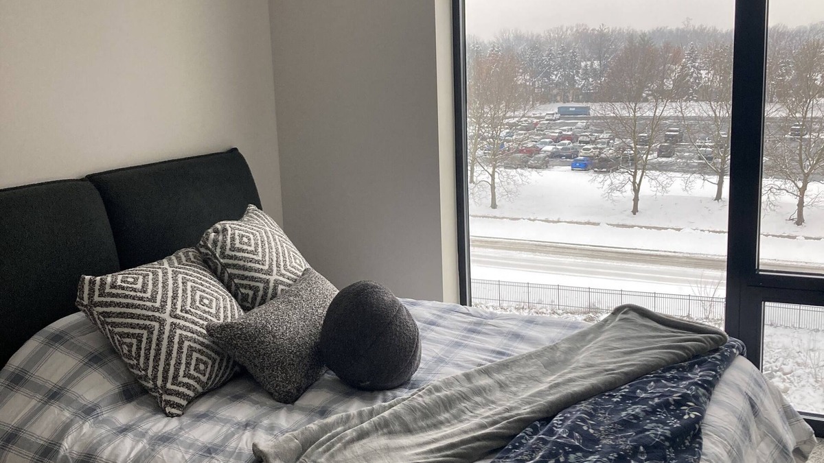 Troy Condo | Luxurious 3/2 Condo in Troy's Finest Building – Prime Location for World-Class