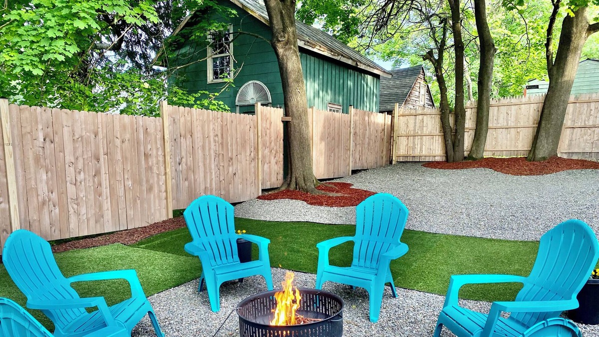 Hudson House | Luxurious 3 BD 2 BA home with an office.Only a 9 min walk to Warren Street.