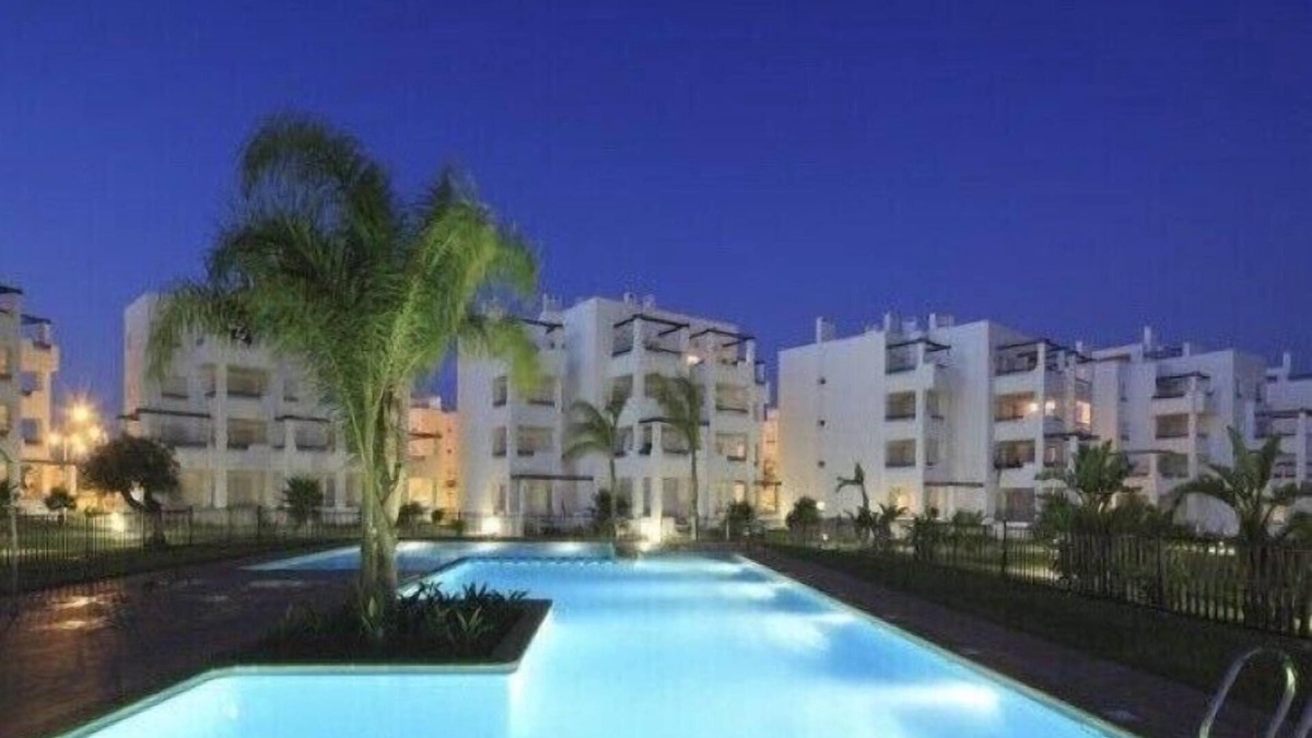 Torre-Pacheco Apartment | LUXURIOUS 3 BED, 2 BATH PENTHOUSE OVERLOOKING GOLF COURSE & POOL WITH FREE WIFI!