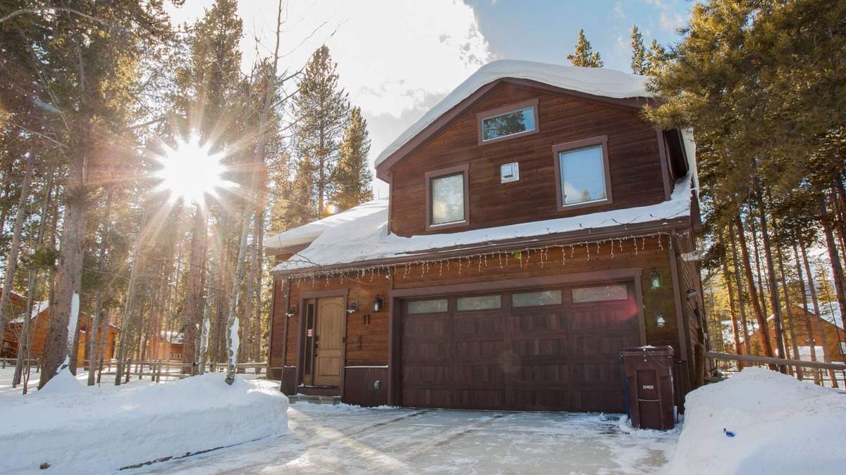Breckenridge House | Luxurious 3 bed mountain home with hot tub