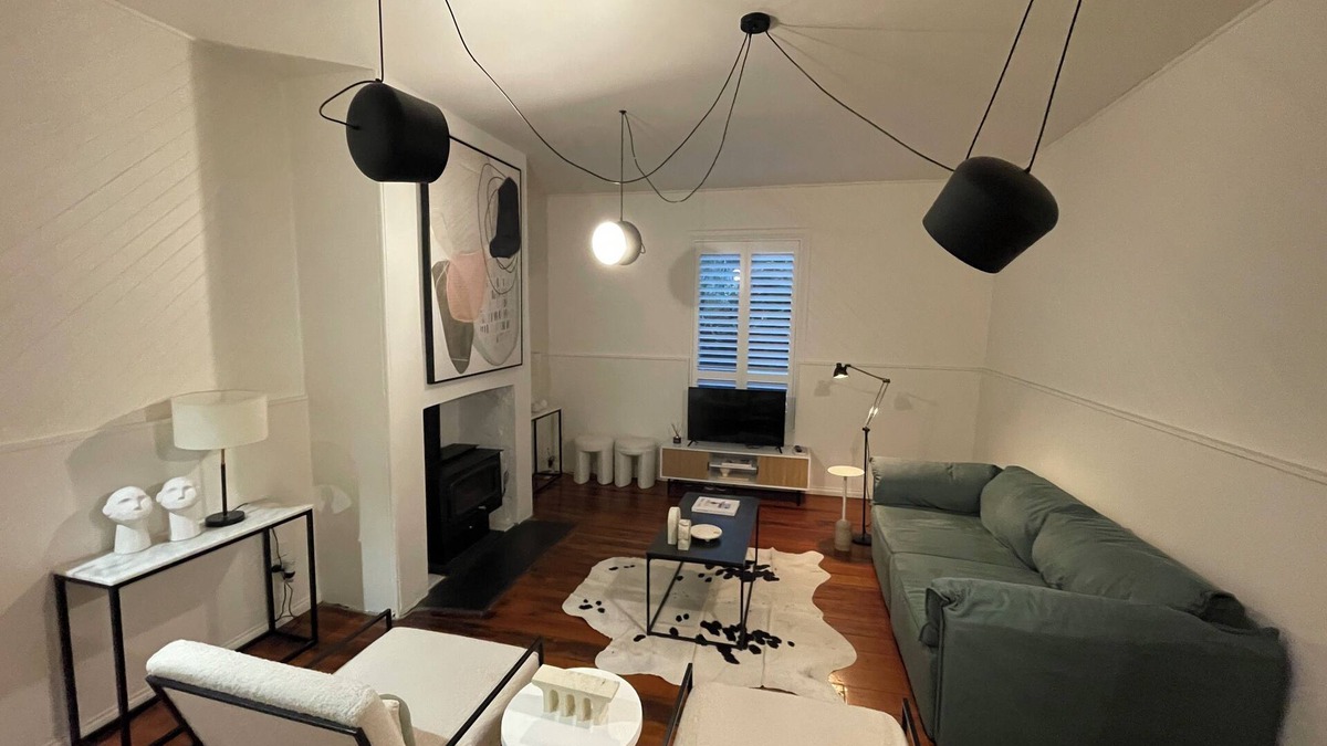 Kyneton Cottage | Luxurious 3 bedroom cottage off Historical Piper St