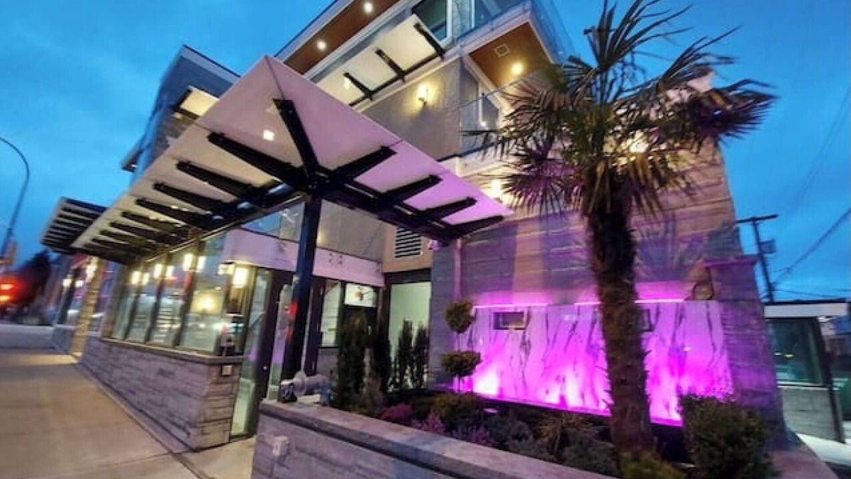 Sunset House | Luxurious 3 Bedroom Townhouse