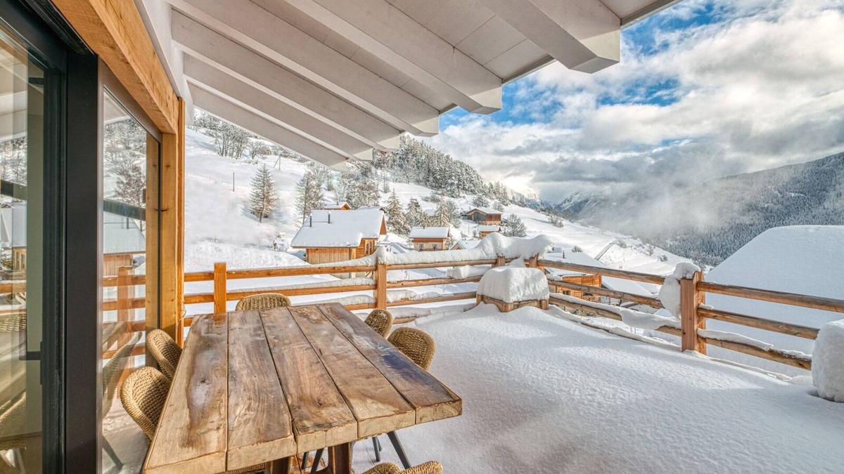 Levron Ski Chalet | LUXURIOUS 3 BR COTTAGE IN LE LEVRON