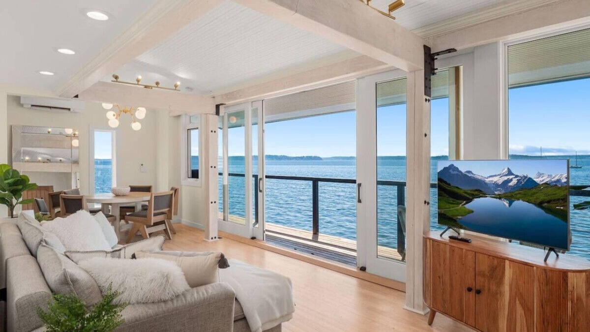West Seattle Villa | Luxurious 3BR Villa | Chateau La Mer | Ocean Views