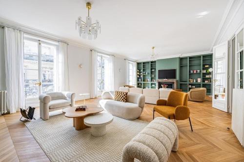 16th Arrondissement Apartment | Luxurious 4 Bedroom Apartment, La Muette