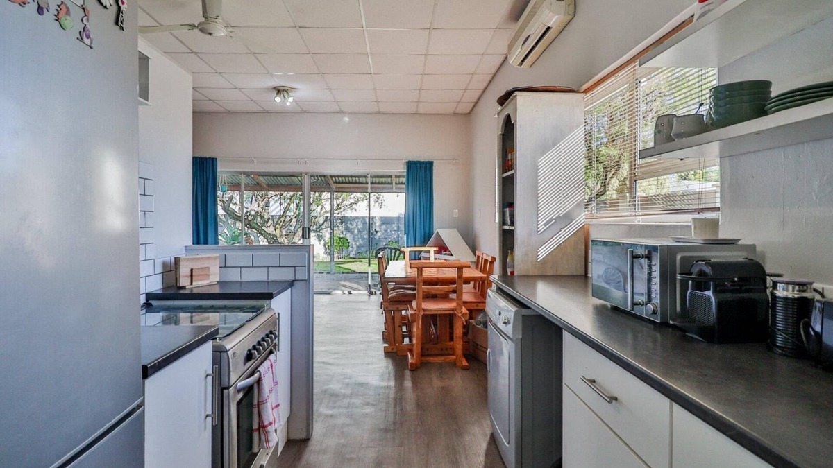 Durbanville House | Luxurious 4 bedroom good for family getaway.
