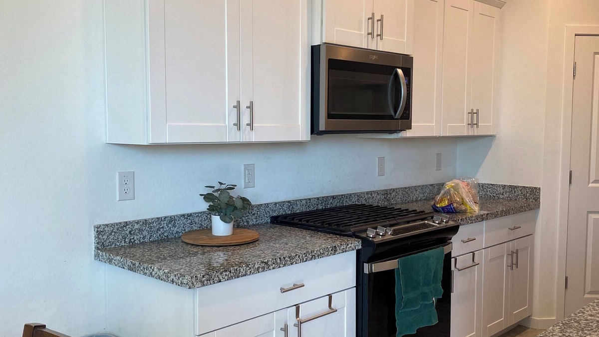 Estrella Village House | Luxurious 4-bedroom house in West Phoenix Close to West Gate and Phoenix Raceway