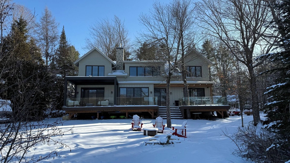 Orford Ski Chalet | Luxurious 4 Bedroom Lakehouse, Ski, Outdoor, Double sided Fireplace