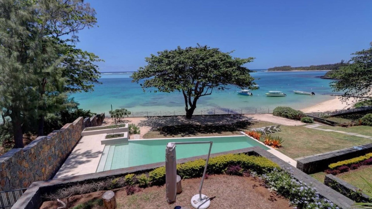 Blue Bay Apartment | Luxurious 4-Bedroom Penthouse in Serene Blue Bay with a Private Pool