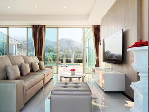 Nong Kae Villa | Luxurious 4-Bedroom Pool Villa Best Mountain Views