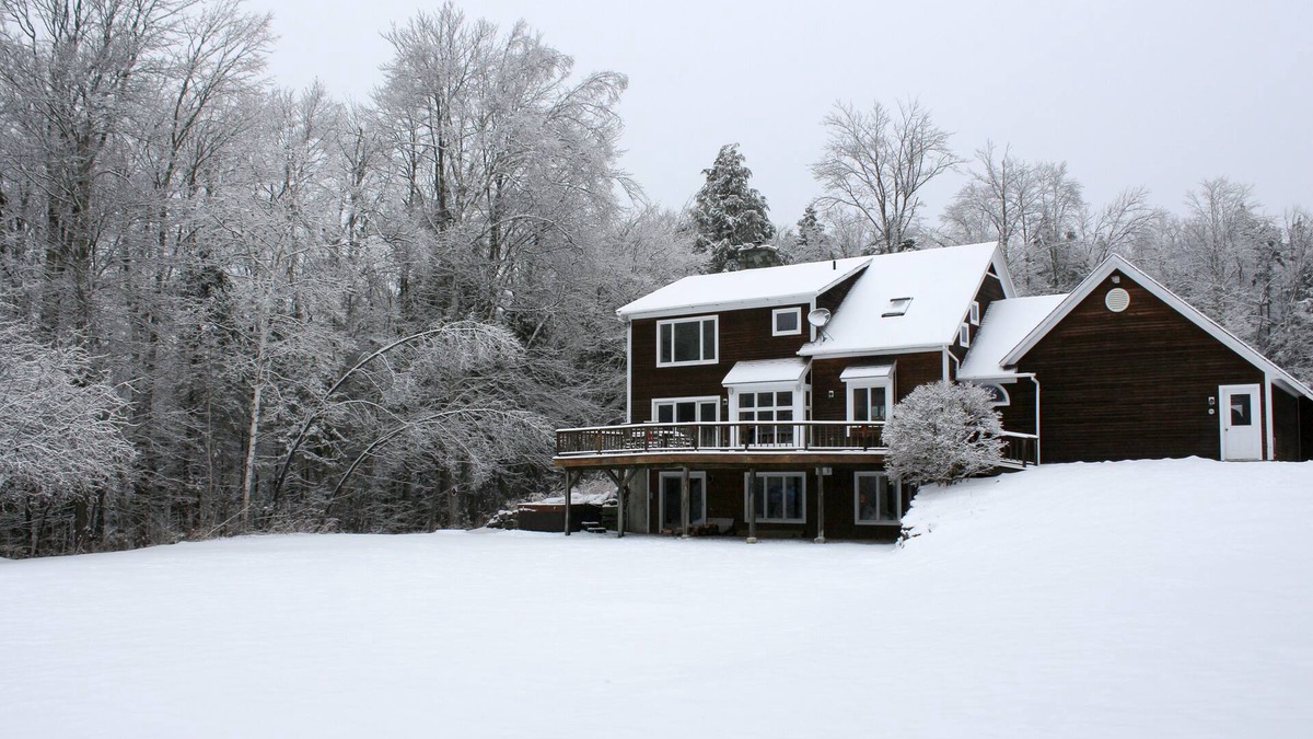 Peru House | Luxurious 4b/3.5bath "Mountainview" House on 10acres, mins to lakes and hiking