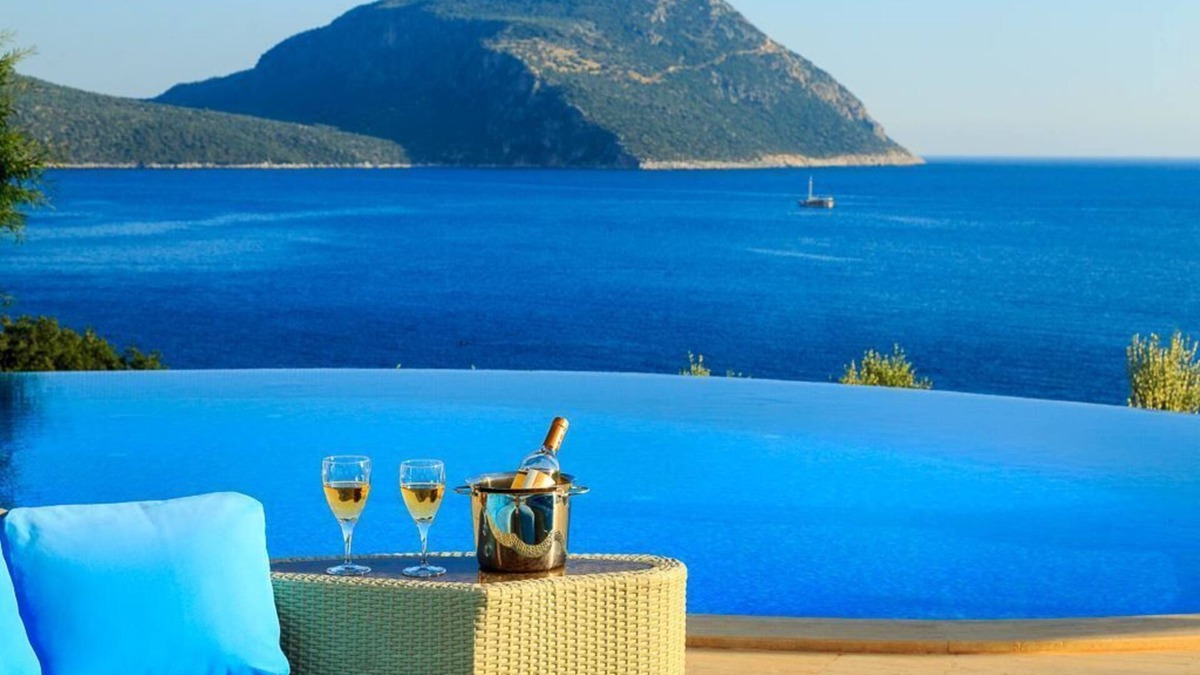 Kalkan Villa | Luxurious 5-bedroom villa with AC, WiFi in beautiful Kalkan G