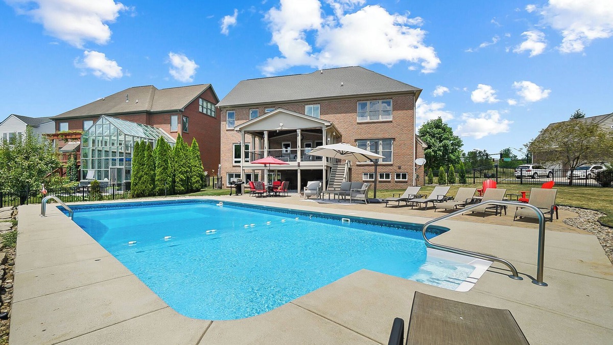 Mason Villa | Luxurious 5BR Pool Paradise in Mason