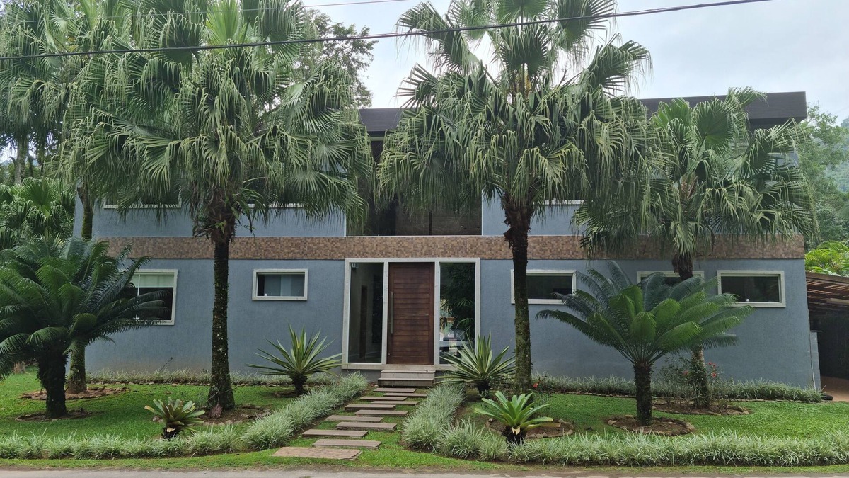 Frade House | Luxurious 6 bedroom house in Angra with pool