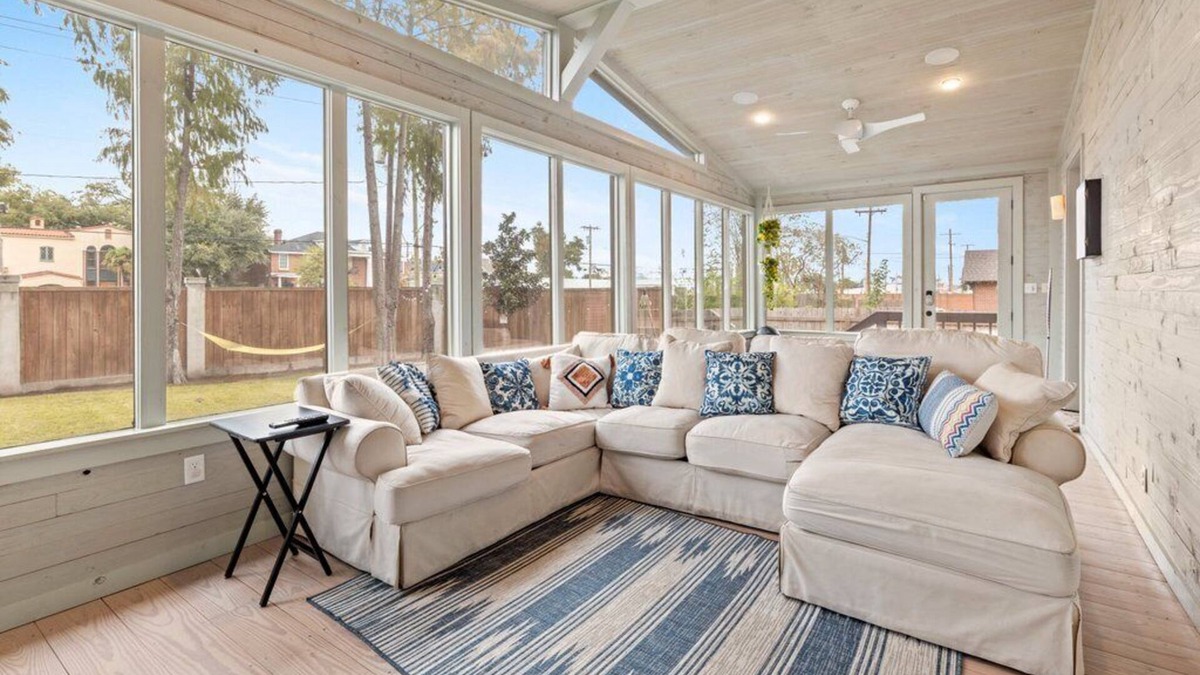 Lake Charles House | Luxurious 6-Bedroom Grand Residence with Multiple Living Areas - Designer Home