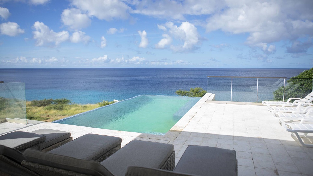 Lagun Villa | Luxurious 6-Bedroom Villa with Private Pier & Panoramic Ocean View