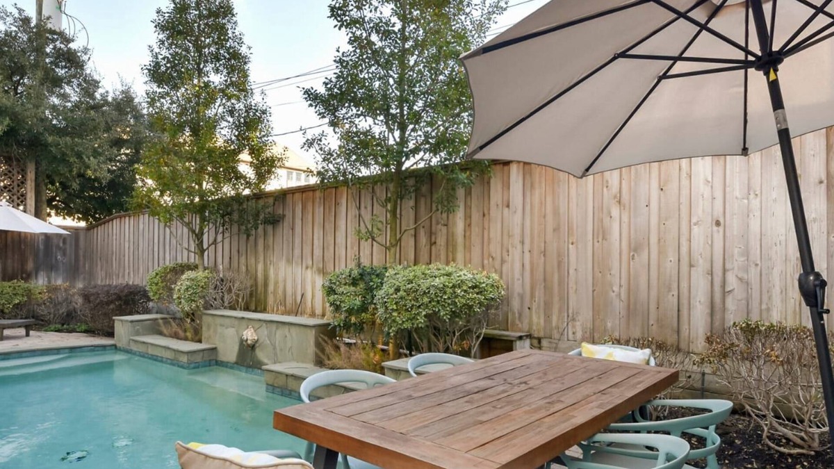 Shady Acres House | Luxurious 6BR/3.5 Wifi And Pool