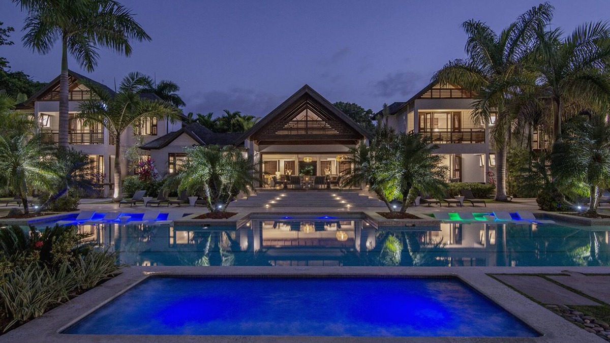 Mammee Bay Villa | Luxurious 7 Bedroom Beachfront Villa in Old Fort Bay, St. Ann