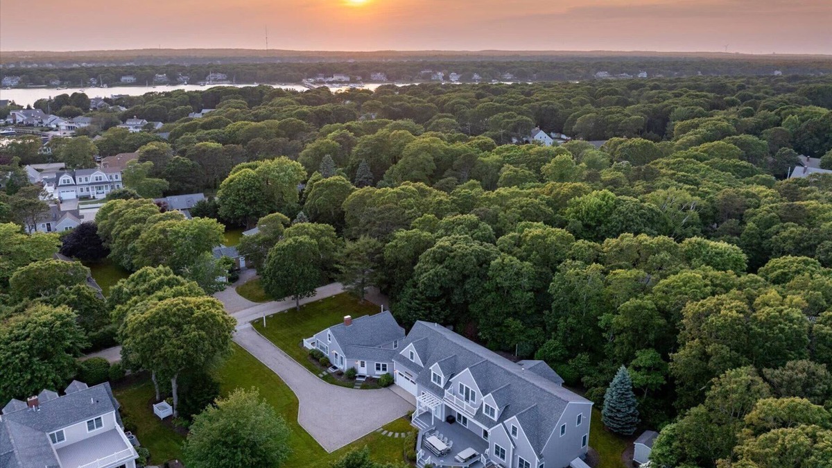 East Falmouth House | Luxurious 7-Bedroom Home in Falmouth