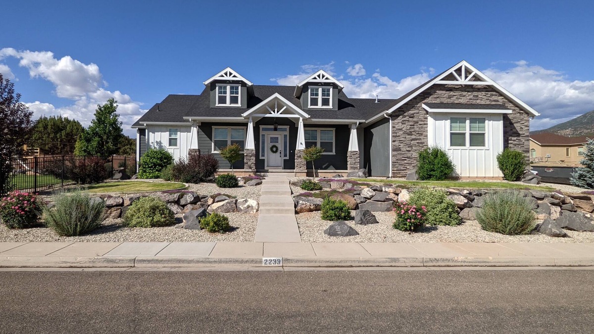 Cedar City House | Luxurious 7Bd, 4Bath w/Theatre, BunkRm, Huge Yard