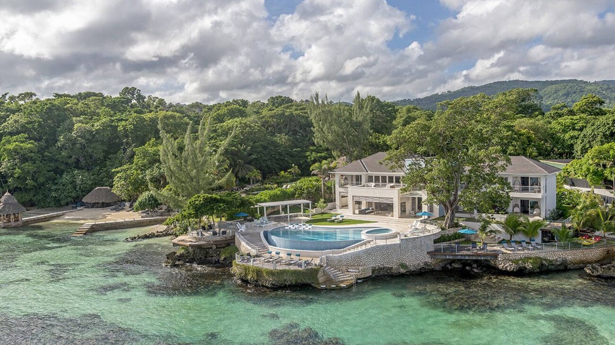 Ocho Rios Villa | Luxurious 8 Bedroom Oceanfront Villa in Hermosa Cove, Ocho Rios