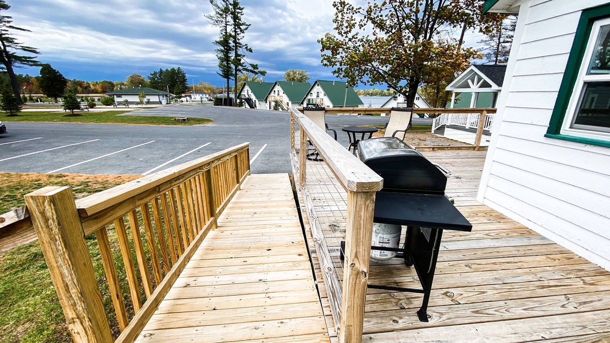 Alexandria Bay House | Luxurious Accessible Bungalow Retreat at Swan Bay Resort