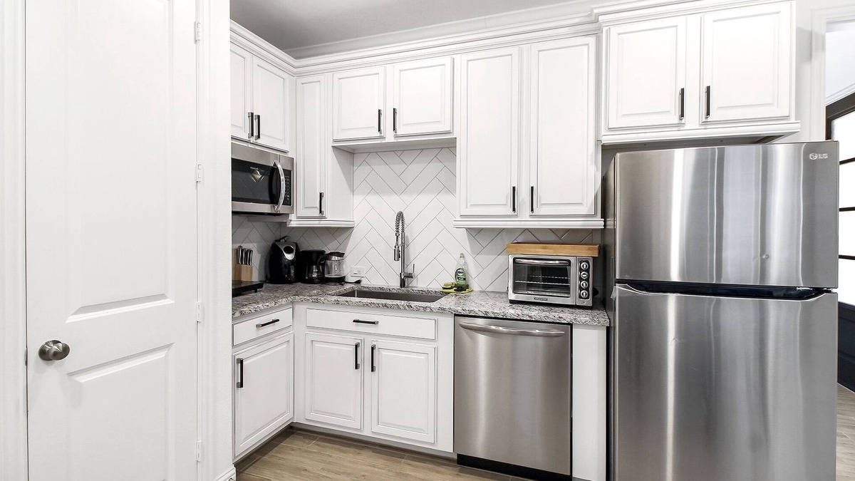 Katy House | Luxurious and Cozy 1-bed Home in Katy!