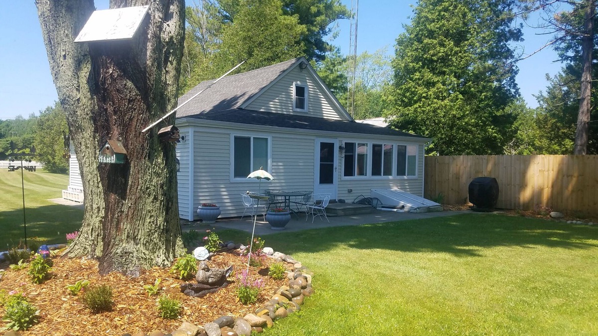 Carsonville Cottage | Luxurious And Elegant Home On Lake Huron