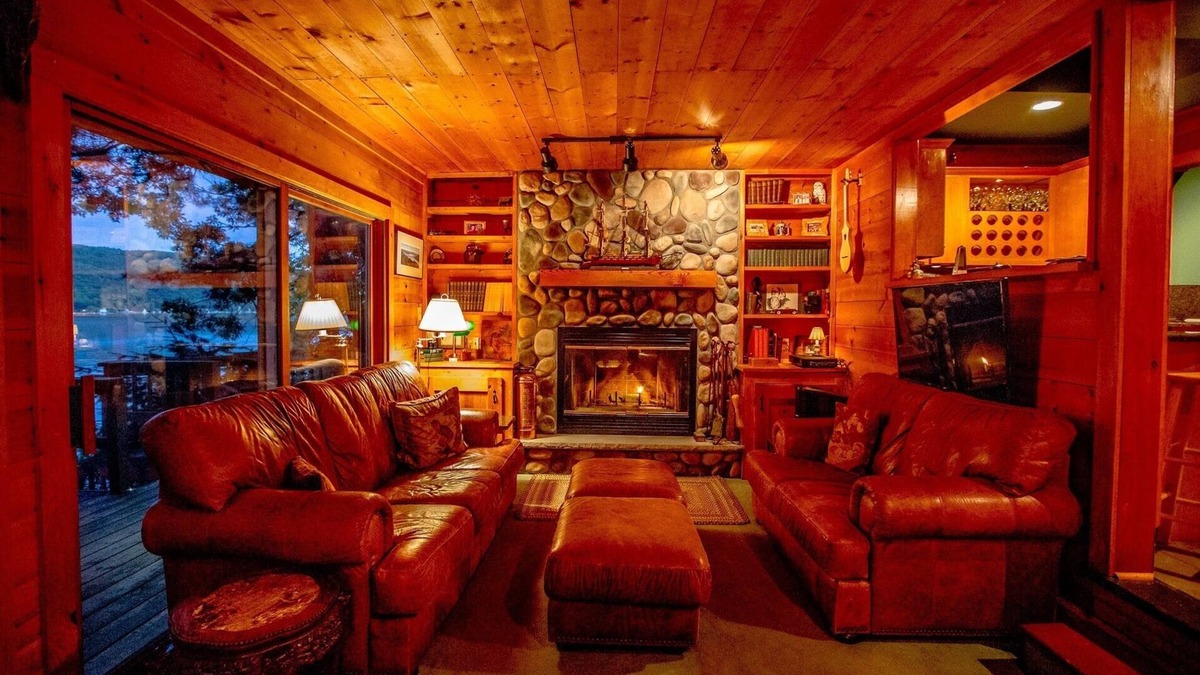 Pulteney Cottage | Luxurious and Fun Super Compound with Separate Guest House & Two Hot Tubs