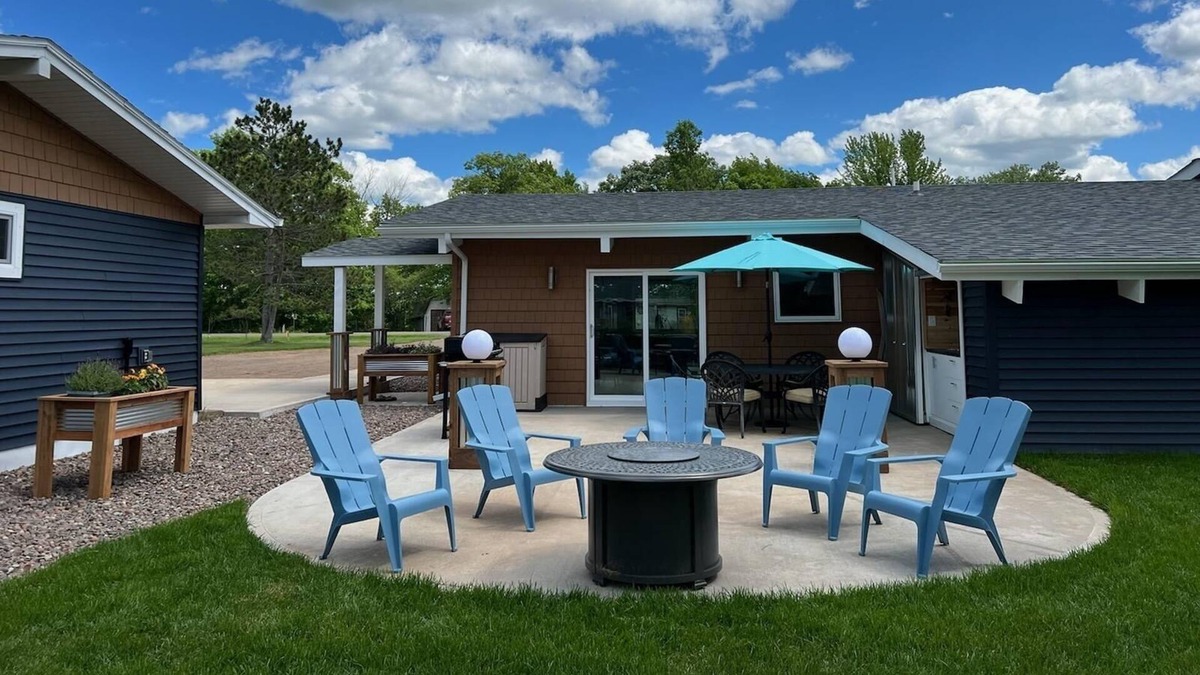 Sturgeon Lake House | Luxurious and Fun Lake Cottage Near Munger & Soo Line. 8 kayaks, 2 paddleboards.