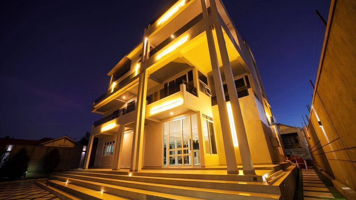 Entebbe Villa | Luxurious and private villa,4km to Entebbe international airport and 2km to town