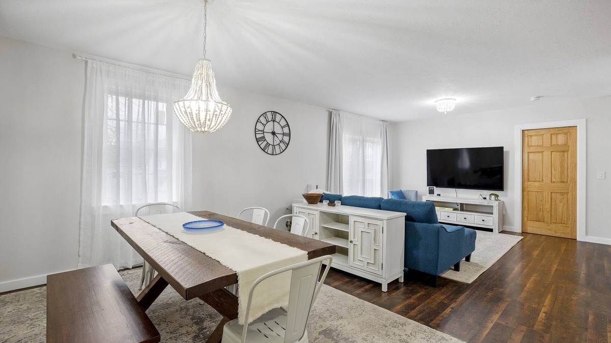 Meredith Apartment | Luxurious and Sunny Apt at Main Street, Meredith
