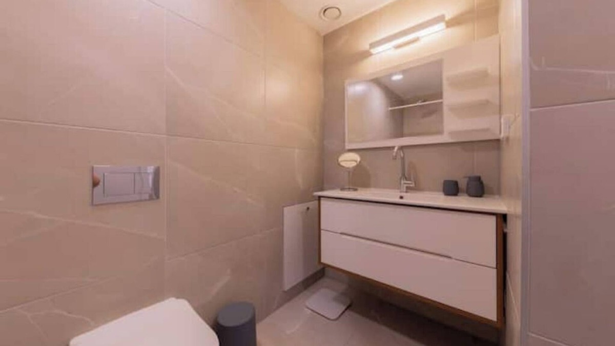 Tel Aviv Apartment | Luxurious Apartment in Tel Aviv. Terrace and Pool Ann
