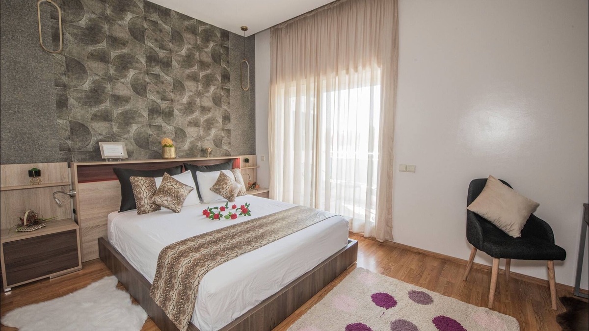 Nouaceur Apartment | Luxurious Apartment in Sidi Bou Zid with Garden View