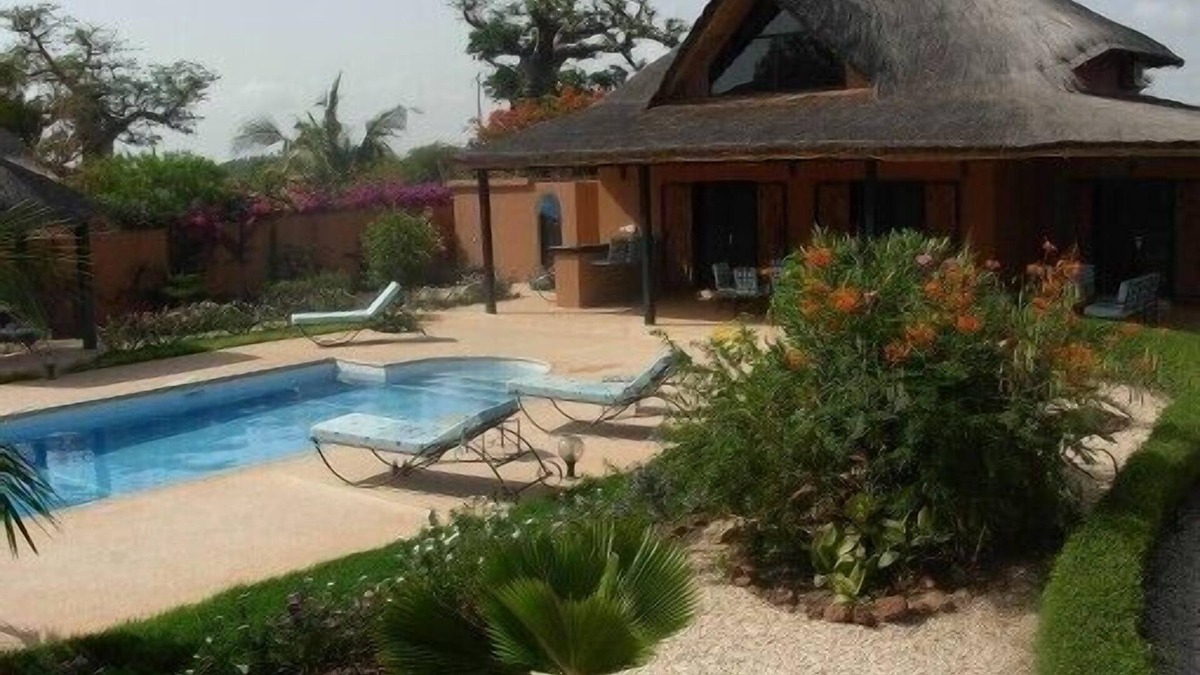 Nianing Villa | Luxurious apartment, 7 people, private 5x10 pool 400m away from its private beach