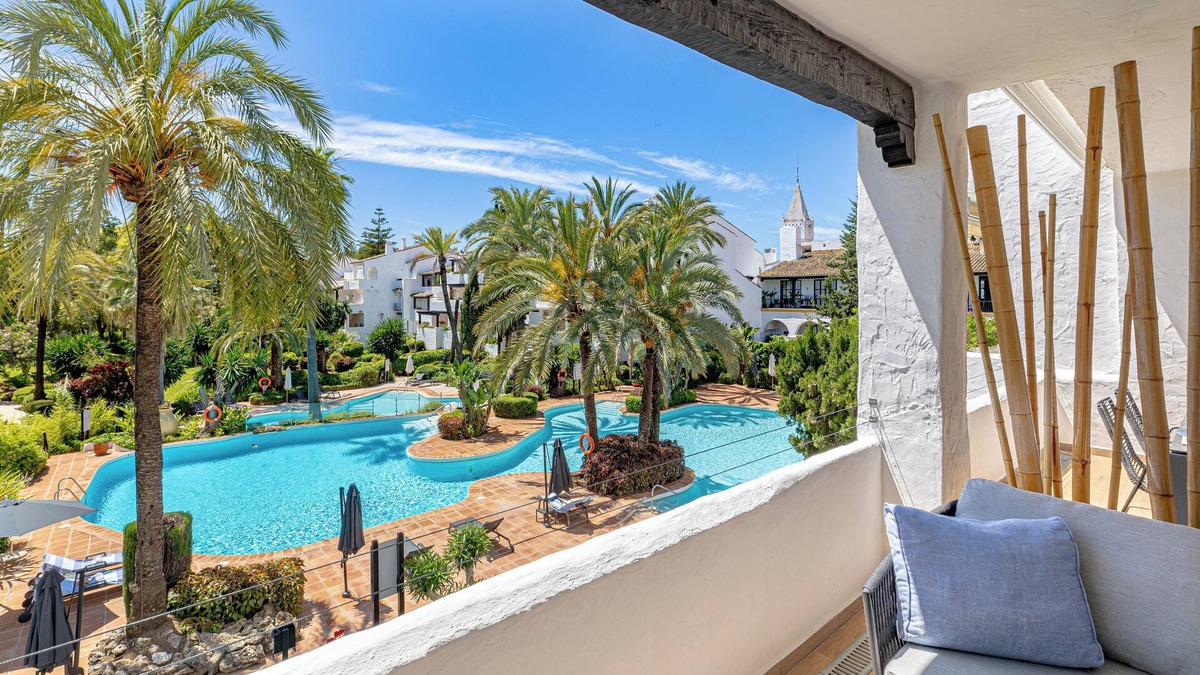 Golden Mile Apartment | Luxurious apartment in Puente Romano, Golden Mile, Marbella