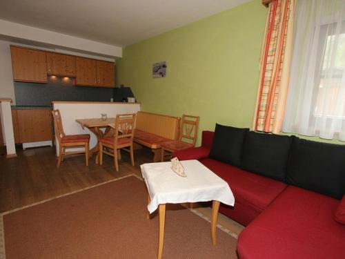 Huben Apartment | Luxurious Apartment in L ngenfeld with Sauna