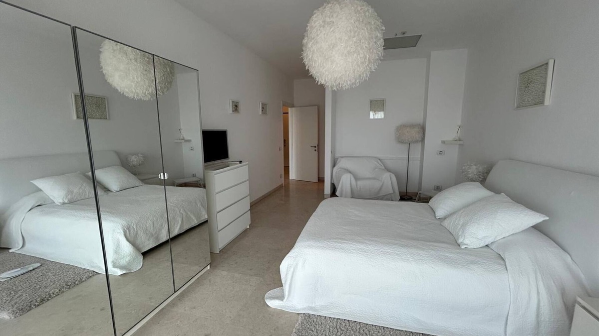 Constanta Apartment | Luxurious apartment on the beach in Romania