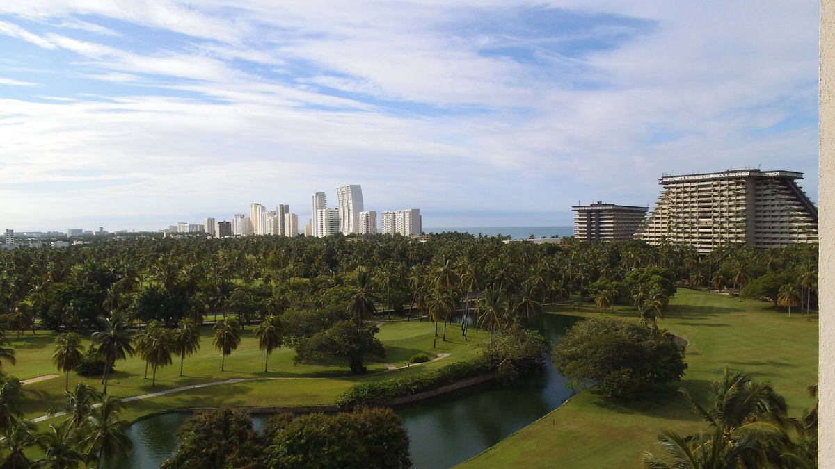 Granjas del Marques Apartment | Luxurious apartment on golf course at the ocean in Acapulco