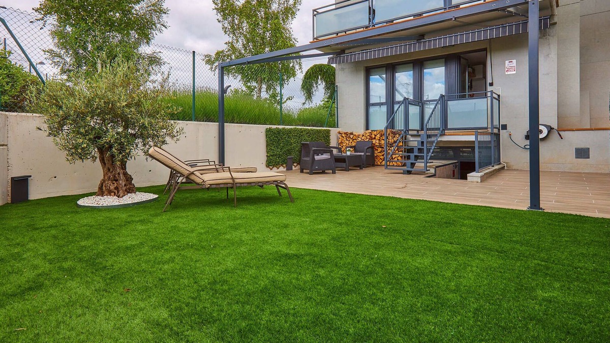 Ciruena Apartment | Luxurious apartment with garden and garage